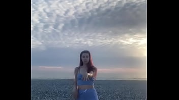Petite danse &agrave_ la plage du Treport