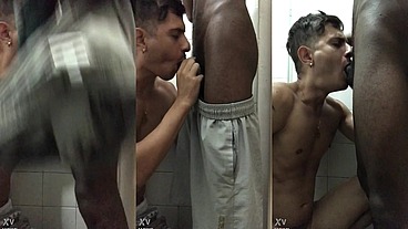 Muleque que joga futebol todo fim de semana aqui na minha rua ficava sempre apartando o pau pra mim. Mamei gostoso