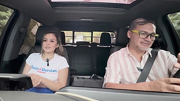 Colombian Melanie Caceres uses JuanBustos Road's FUCKMACHINE all over the city - SQUIRT