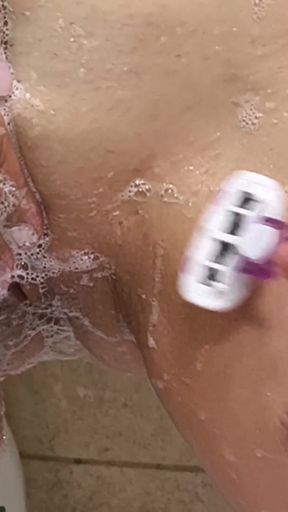 Pissing Compilation. Golden Rain. Femdom Piss. Shaving Pussy. Ep 10318