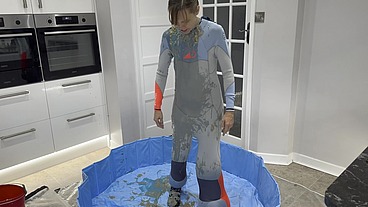 Wetsuit Filling with Messy Substances