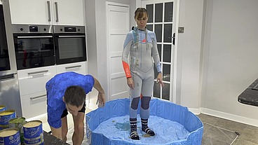 Wetsuit Filling with Messy Substances