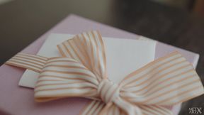 The Gift - Isabella Star