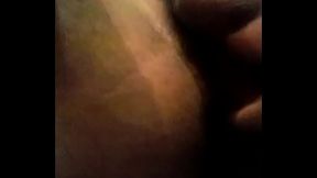 Novinho brasileiro amador enfiando dedo no cu