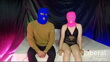 Novia es entregada a desconocido en un trio
