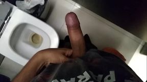 le doy pija a puto en el ba&ntilde_o