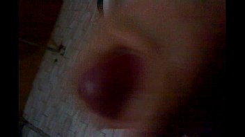 bruninho batendo uma  punheta na hora de banho