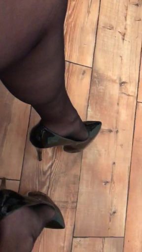 orgasm slut in pantyhose