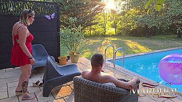 Mon Mec Cocu Filme un Fan Me Défoncer sur la Terrasse de la Piscine