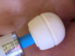 Annalisa is an amateur teen babe fucking the toy