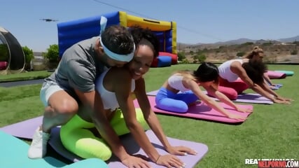 Group_Orgy_Outdoors