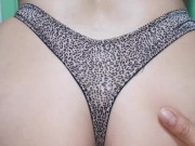Sexy novia latina folla con su ropa interior puesta y lencería print
