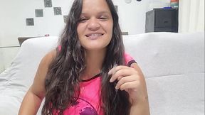 Fumando tabaco e gozando no dedo