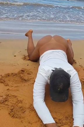 Ladysilva Hot Ass on the Beach Come Fuck My Ass Very Tasty