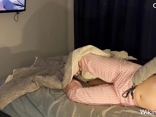 Stepdaughter sneaks into Daddy’s bed hoping for some Wonderful Sex ????