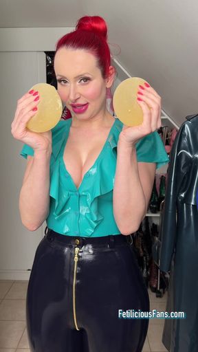 Get Miss Fetilicious silicone implants on Fetilicious Fans