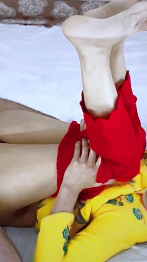 PUNJABI STEPMOM DI FUDDI MARI DUKAN WALE NE MERE SAMNE WITH AUDIO SEX VIDEO   Clip 2