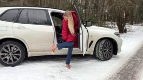 High heels flip flops on ice, snow walk on high heels, high heels sliding on ice, slippery high heels