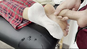 The Chupa Chups bursts. Watch closely