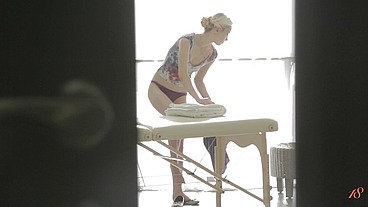 Beauty gets Boned & Creampied by a Masseur
