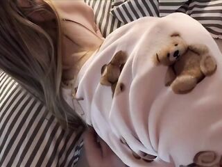 Virgin girl FARTED from a sneeze and had lost her virginity