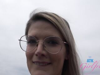 Enchanting golden-haired amateyr Riley Rose sucking penis like a pro in the car making you cum POV