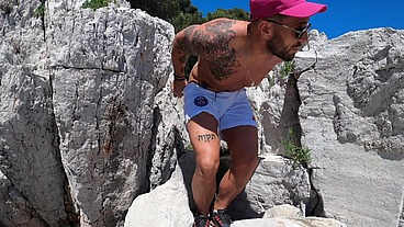 Bonne branle sur les rochers pour Mathieu Ferhati
