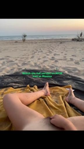 19-year-old Arab girl has her first orgasm on the beach in front of voyeurs