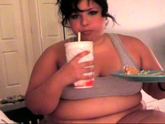 Miss Fortune eats a Burger and shows belly