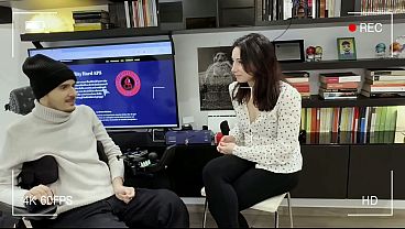 La curiosit&agrave_ fa la donna troia (parte 1) Sofia Bellucci vuole sapere come far godere un tetraplegico e lo porta in camera da letto