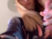 Trans Ashley Roberta mostrando o pauzão e gozando gostoso.