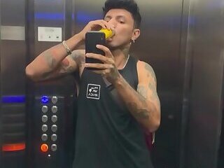 Brazilian Cumdump cabine