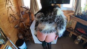 tight green leather pants cameltoe – blowjob & doggy with cum on my fur coat & downjacket