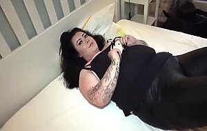 Aanastasia molliges teeny pov in mund und fotze gefickt