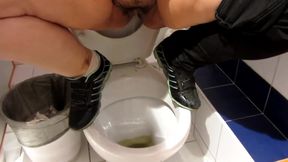 Golden shower in public places, bbw with a big ass and with a hairy pussy pissing on the stairs in the common entrance.