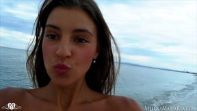Fucking and Sqiurting on Beach