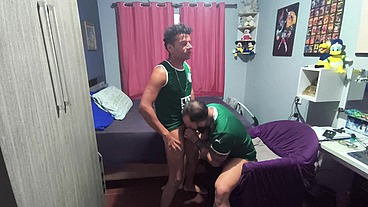 FODENDO COM O TREINADOR DA ACADEMIA.