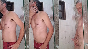 Fui tomar banho esperando minha putinha safada Daiane belan pra arregaça a buceta dela no chuveiro