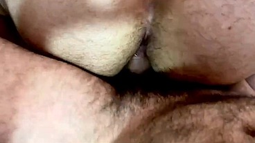 Troca Troca com um rabudo peludo.