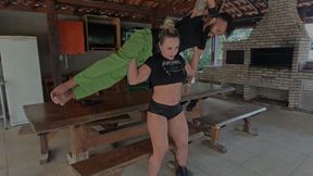 MUSCLE GIRL  in LIFT CARRY