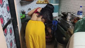 Sasur Ne Bahu se Bola pith pe oil Laga Do fir Gate par Hi chod Diya