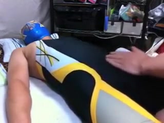 Mi compa se lastima, y mi amigo lo cura