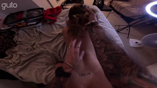 É claro que antes de irmos pra cama descansar a gostosa pede uma gozadinha, né...