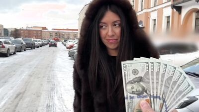 Agreed to walk with a stranger's sperm on my face in a public place - Cumwalk