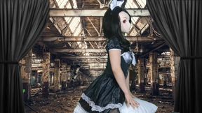 HENTAI Aibu。廃墟。メイド。マネキンでオナニー。