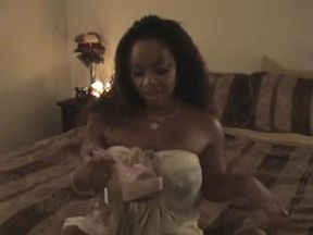 Kitten puts on solo show