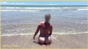 Wifey goes nude at public beach