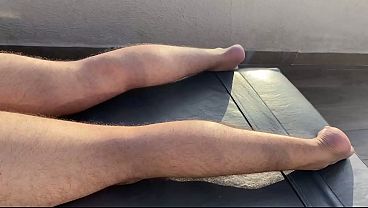 Encontrei esse macho do pauzao grosso  nas escadas e fomos desenrolar no apto dele