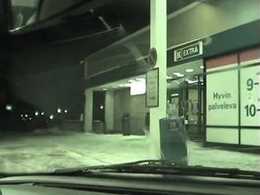 Amateurs in car - Finnish porn