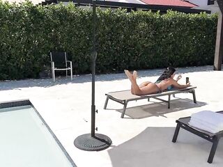 Pleasure-sized Latin babe Alice Thunder Can Barely Handle Jmac's Wang